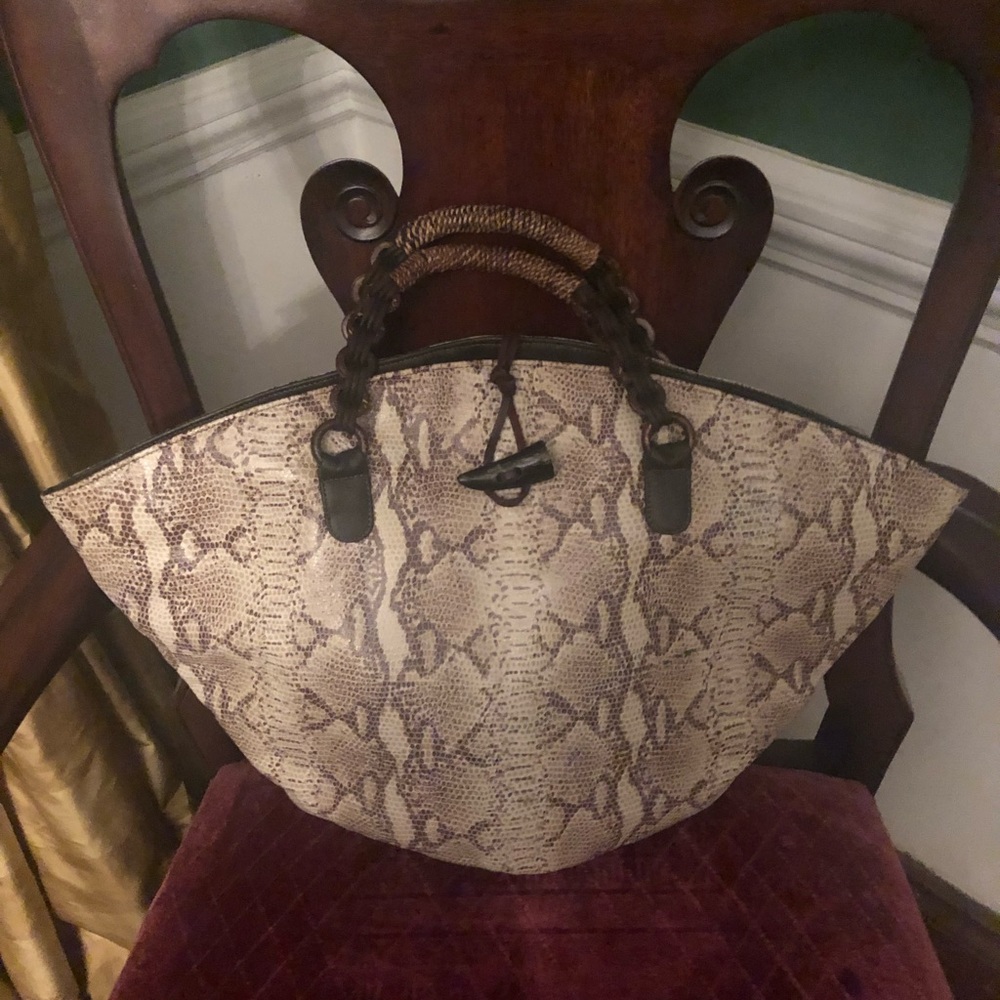 Ladies handbag